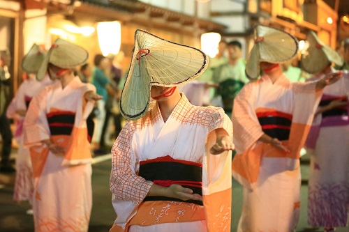 お盆の由来と全国の注目イベント