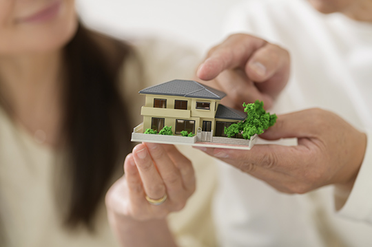 転勤などで家に住めなくなったら売る・貸すどっちが良い?