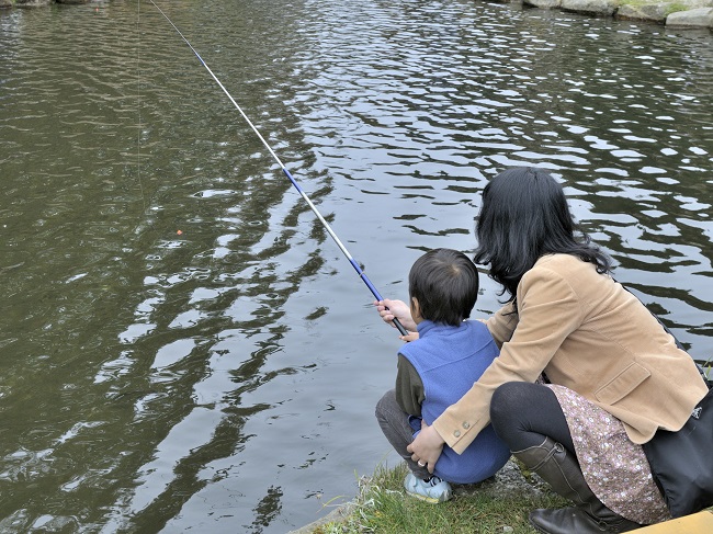 釣り堀カフェで楽しく学ぶ